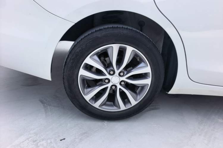 Used Buick GT 2021 Revised Version 1.3T Automatic Mild Hybrid Advanced Edition Right Rear Wheel Hub