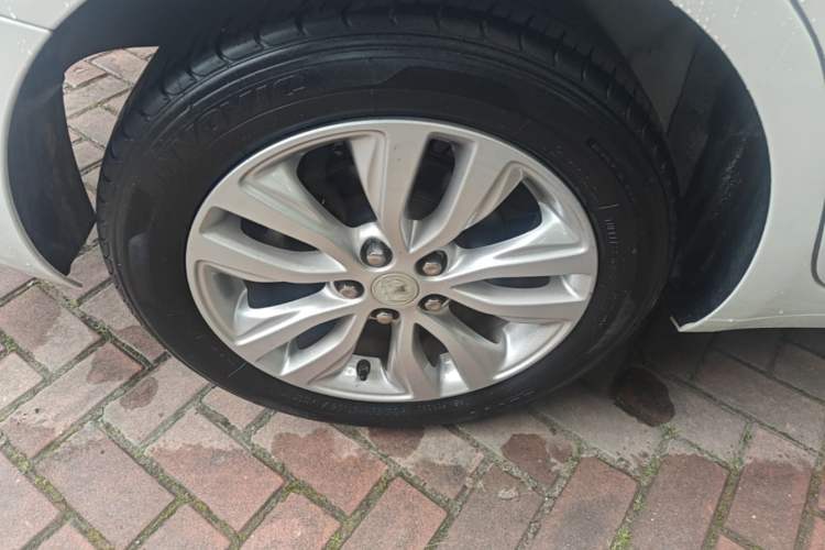 Used Buick GT 2021 Exemplar 1.5L Automatic Elite Version Right Rear Wheel Hub