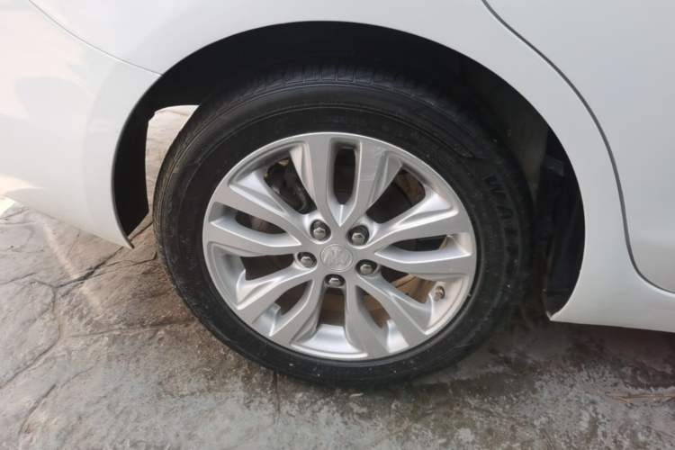 Used Buick GT 2021 Revised Version Flagship 1.5L Automatic Elite Edition Right Rear Wheel Hub
