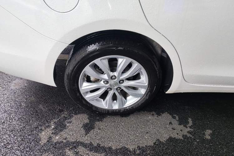 Used Buick GT 2021 Revised Version Flagship 1.5L Automatic Elite Edition Right Rear Wheel Hub