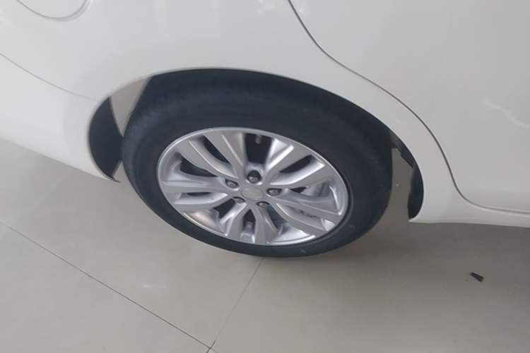 Used Buick GT 2021 Revised Version Flagship 1.5L Automatic Elite Edition Right Rear Wheel Hub