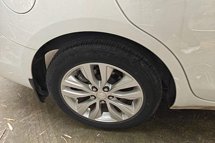 Used Buick GT 2021 Revised Version Flagship 1.5L Automatic Elite Edition Right Rear Wheel Hub
