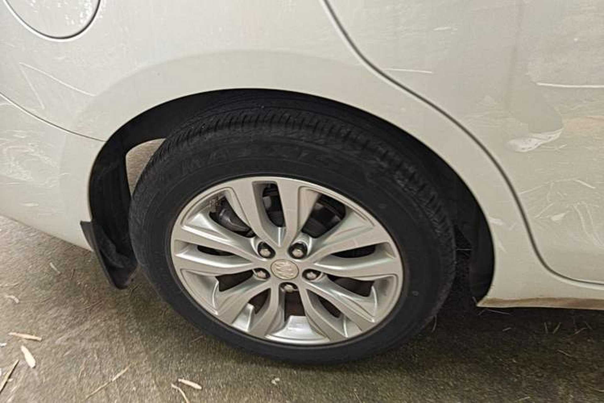 Used Buick GT 2021 Revised Version Flagship 1.5L Automatic Elite Edition Right Rear Wheel Hub