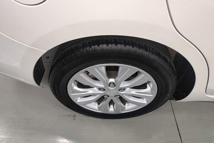 Used Buick GT 2021 Exemplar 1.5L Automatic Elite Version Right Rear Wheel Hub