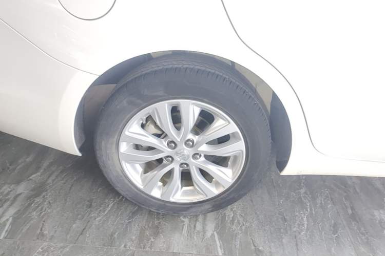 Used Buick GT 2021 Revised Version Flagship 1.5L Automatic Elite Edition Right Rear Wheel Hub