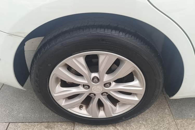 Used Buick GT 2021 Exemplar 1.5L Automatic Elite Version Right Rear Wheel Hub