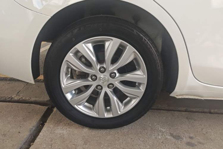 Used Buick GT 2021 Revised Version Flagship 1.5L Automatic Elite Edition Right Rear Wheel Hub