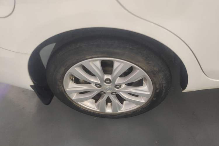 Used Buick GT 2021 Revised Version Flagship 1.5L Automatic Elite Edition Right Rear Wheel Hub