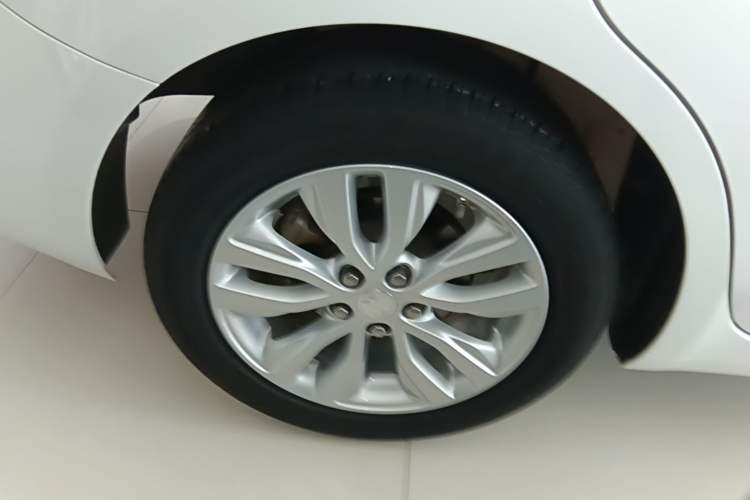 Used Buick GT 2021 Exemplar 1.5L Automatic Elite Version Right Rear Wheel Hub