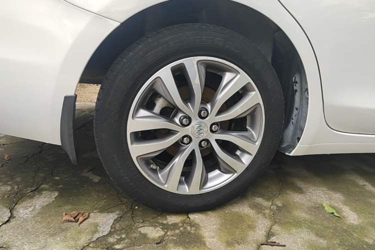 Used Buick GT 2021 Revised Version 1.3T Automatic Mild Hybrid Elite Edition Right Rear Wheel Hub