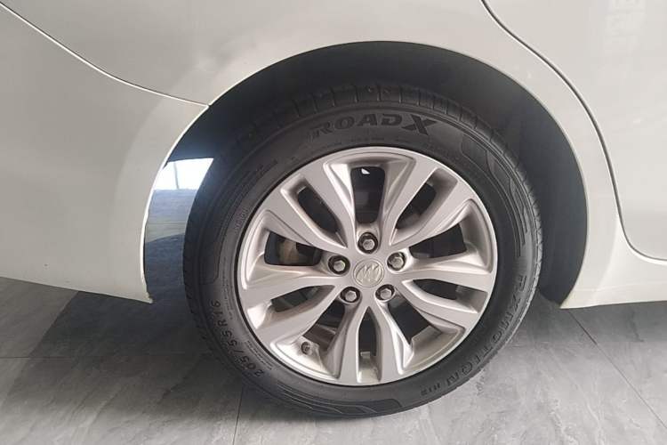 Used Buick GT 2021 Revised Version Flagship 1.5L Automatic Elite Edition Right Rear Wheel Hub