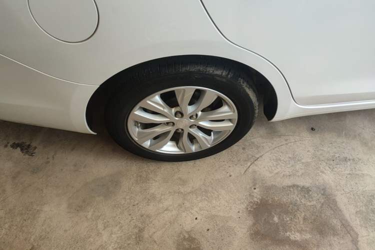 Used Buick GT 2021 Exemplar 1.5L Automatic Elite Version Right Rear Wheel Hub