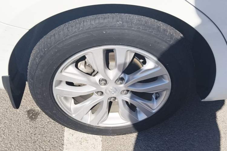 Used Buick GT 2021 Revised Version Flagship 1.5L Automatic Elite Edition Right Rear Wheel Hub