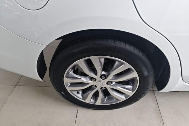 Used Buick GT 2021 Revised Version 1.3T Automatic Mild Hybrid Elite Edition Right Rear Wheel Hub
