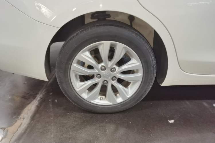 Used Buick GT 2021 Revised Version Flagship 1.5L Automatic Elite Edition Right Rear Wheel Hub
