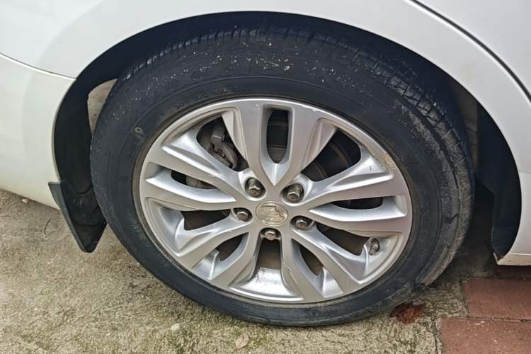 Used Buick GT 2021 Revised Version Flagship 1.5L Automatic Elite Edition Right Rear Wheel Hub