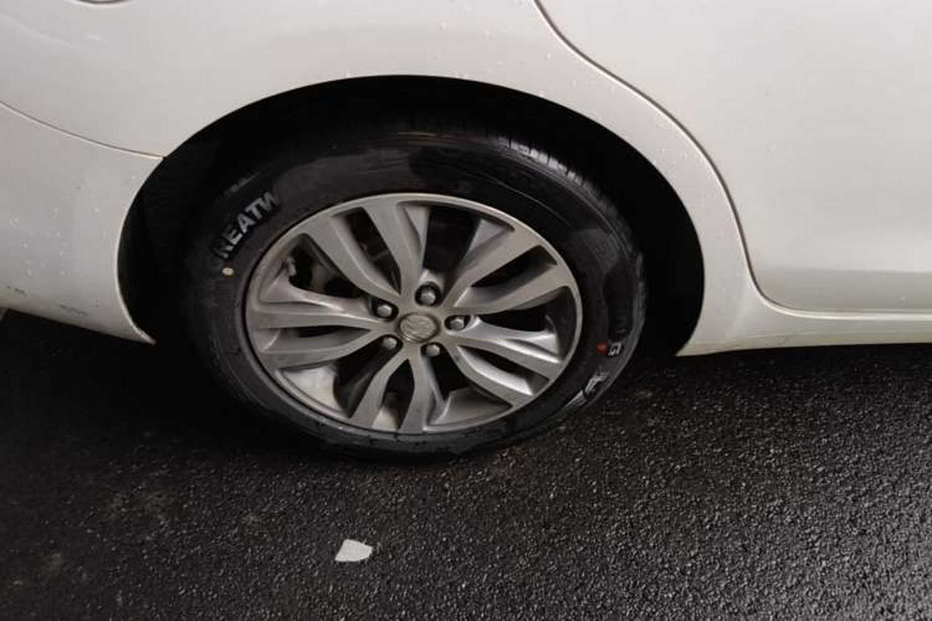 Used Buick GT 2021 Revised Version 1.3T Automatic Mild Hybrid Elite Edition Right Rear Wheel Hub