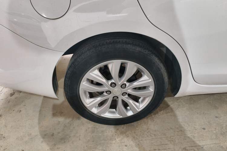 Used Buick GT 2021 Revised Version Flagship 1.5L Automatic Elite Edition Right Rear Wheel Hub