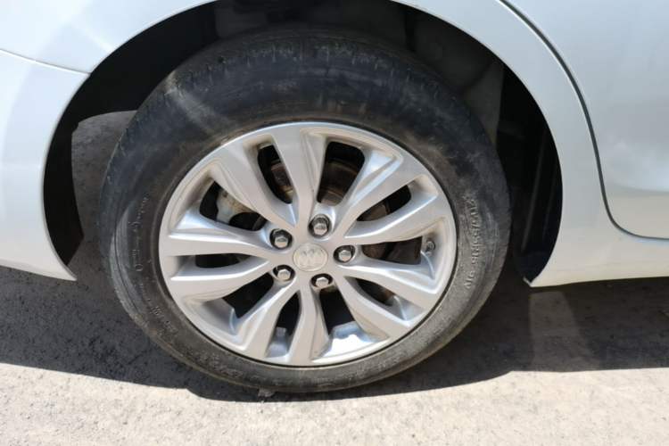 Used Buick GT 2021 Revised Version Flagship 1.5L Automatic Elite Edition Right Rear Wheel Hub