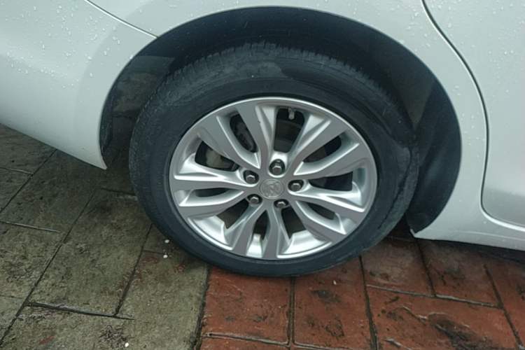 Used Buick GT 2021 Revised Version Flagship 1.5L Automatic Elite Edition Right Rear Wheel Hub