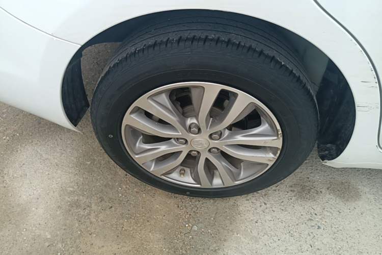 Used Buick GT 2021 1.3T Automatic Mild Hybrid Elite Version Right Rear Wheel Hub