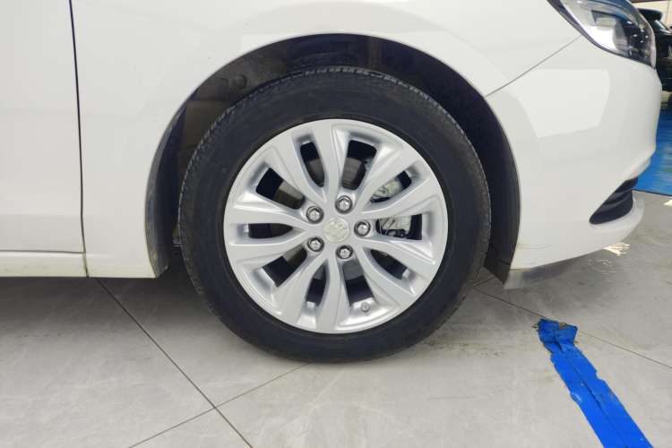 Used Buick GT 2021 Revised Version Flagship 1.5L Automatic Elite Edition Right Rear Wheel Hub