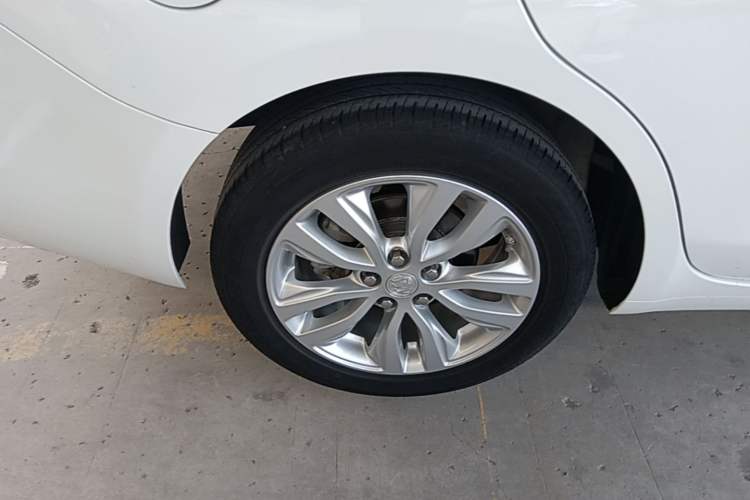 Used Buick GT 2021 Revised Version Flagship 1.5L Automatic Elite Edition Right Rear Wheel Hub