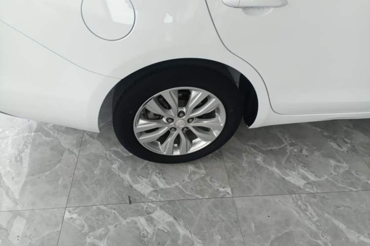 Used Buick GT 2021 Exemplar 1.5L Automatic Elite Version Right Rear Wheel Hub