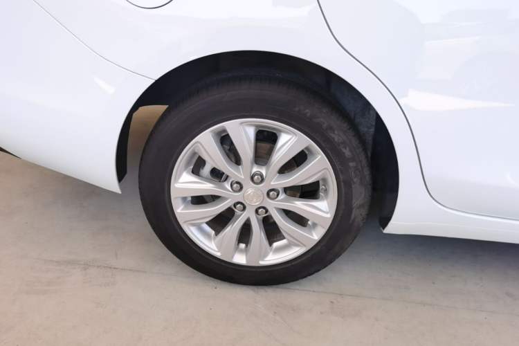 Used Buick GT 2021 Revised Version Flagship 1.5L Automatic Elite Edition Right Rear Wheel Hub