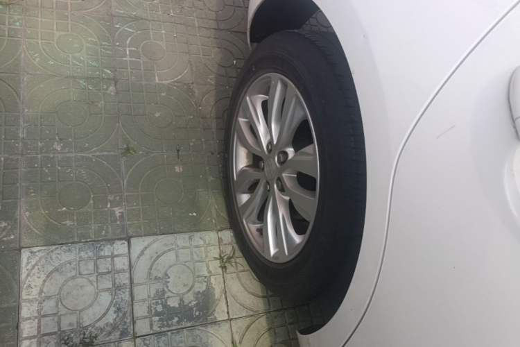 Used Buick GT 2021 Revised Version Flagship 1.5L Automatic Elite Edition Right Rear Wheel Hub