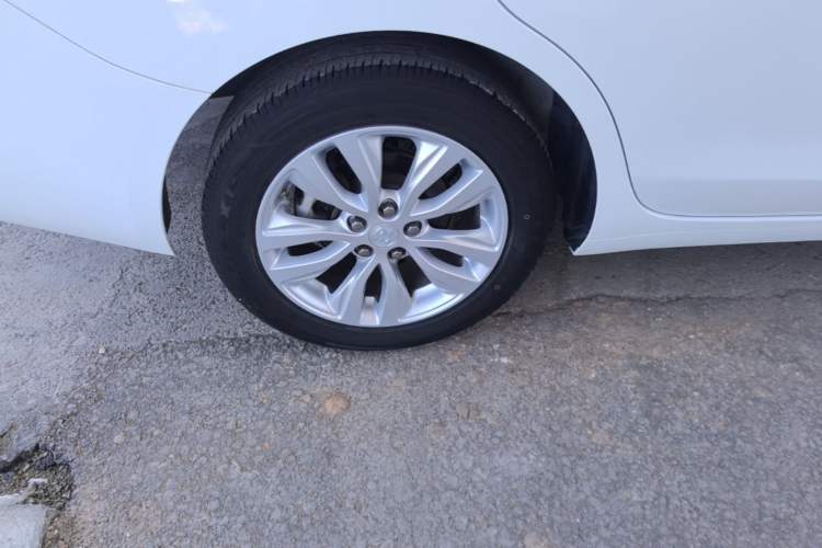 Used Buick GT 2021 Revised Version Flagship 1.5L Automatic Elite Edition Right Rear Wheel Hub