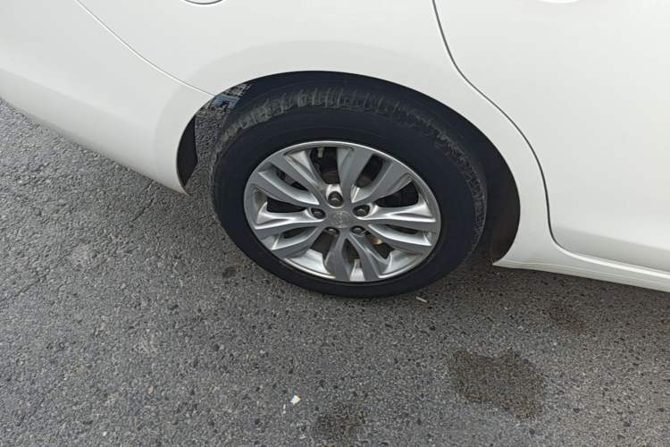 Used Buick GT 2021 Revised Version Flagship 1.5L Automatic Elite Edition Right Rear Wheel Hub