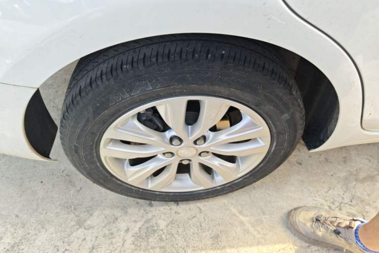 Used Buick GT 2021 Revised Version Flagship 1.5L Automatic Elite Edition Right Rear Wheel Hub