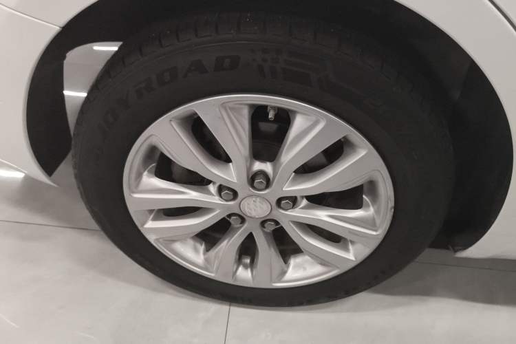 Used Buick GT 2021 Revised Version Flagship 1.5L Automatic Elite Edition Right Rear Wheel Hub