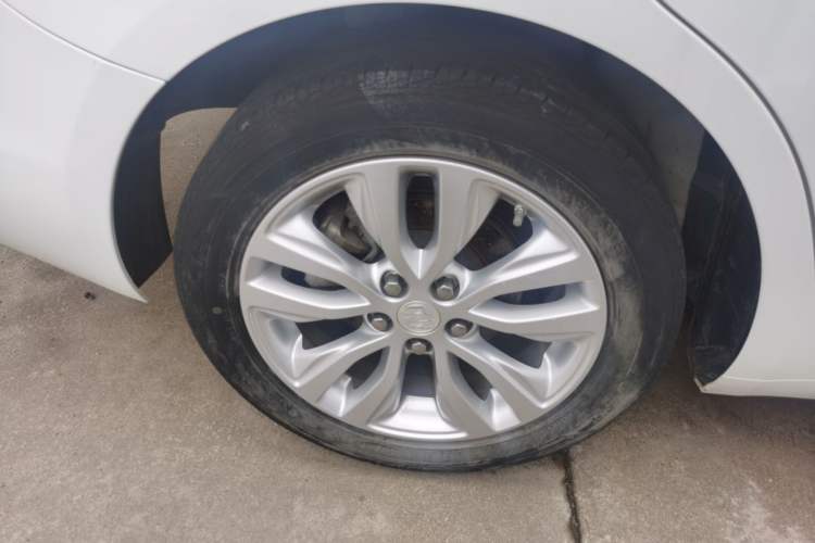 Used Buick GT 2021 Revised Version Flagship 1.5L Automatic Elite Edition Right Rear Wheel Hub
