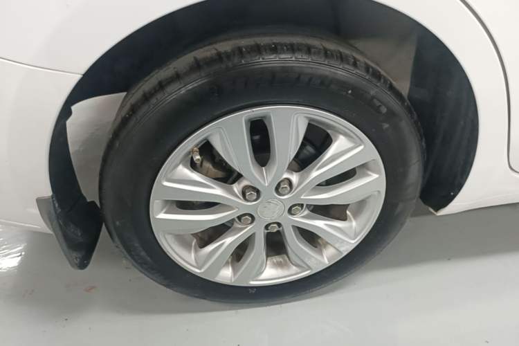 Used Buick GT 2021 Exemplar 1.5L Automatic Elite Version Right Rear Wheel Hub