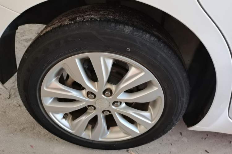 Used Buick GT 2021 Revised Version Flagship 1.5L Automatic Elite Edition Right Rear Wheel Hub