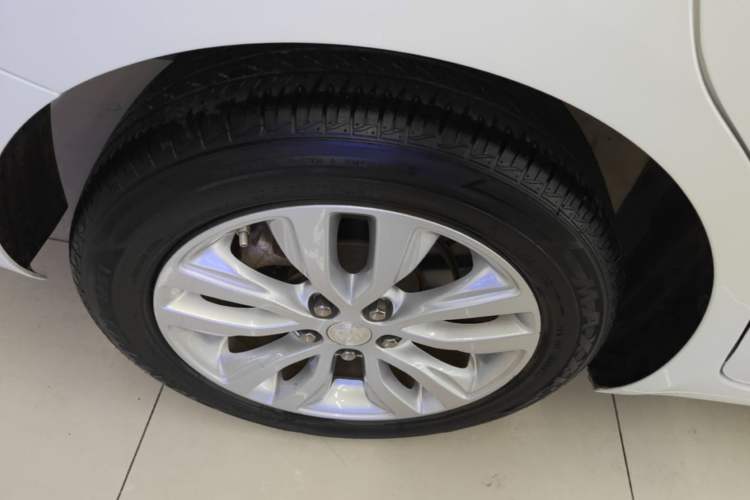 Used Buick GT 2021 Revised Version Flagship 1.5L Automatic Elite Edition Right Rear Wheel Hub