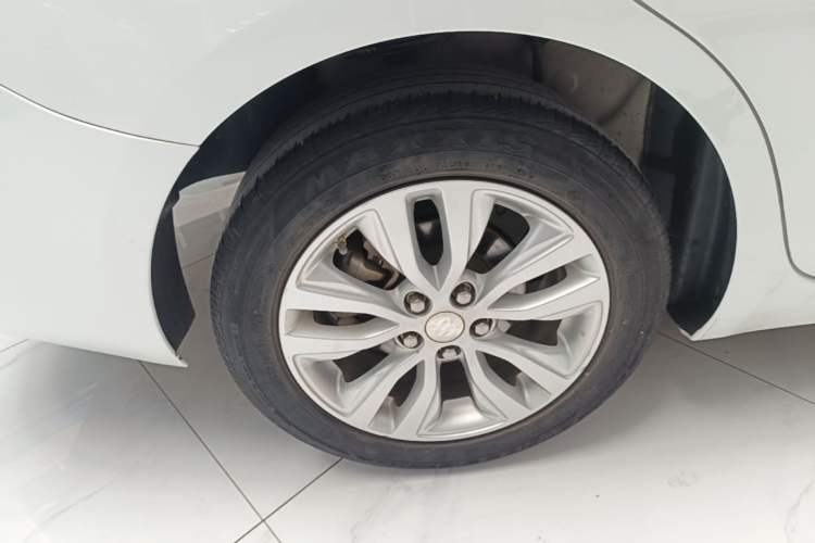Used Buick GT 2021 Revised Version Flagship 1.5L Automatic Elite Edition Right Rear Wheel Hub