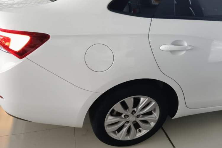 Used Buick GT 2021 Revised Version Flagship 1.5L Automatic Elite Edition Right Rear Wheel Hub