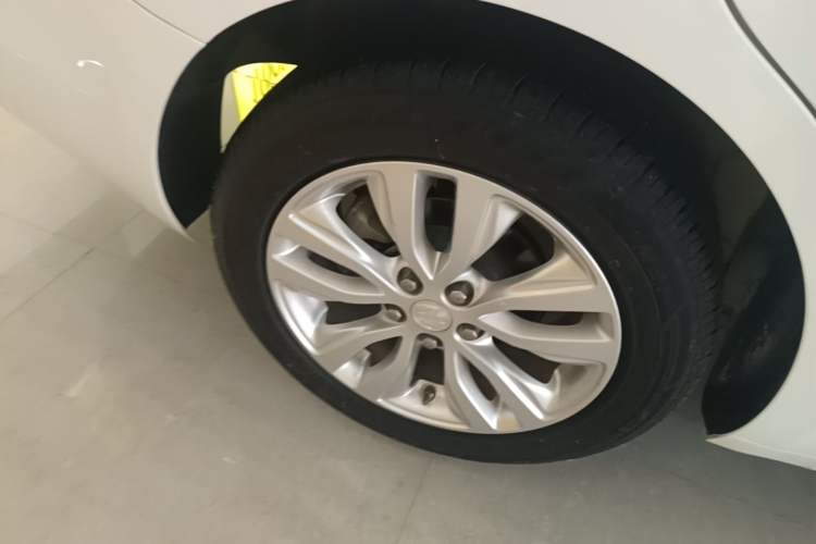 Used Buick GT 2021 Revised Version Flagship 1.5L Automatic Elite Edition Right Rear Wheel Hub