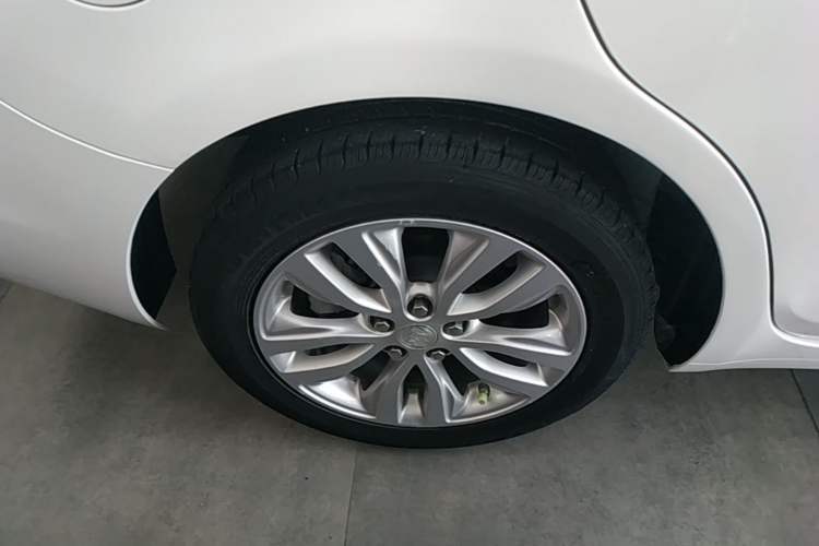 Used Buick GT 2021 Exemplar 1.5L Automatic Elite Version Right Rear Wheel Hub