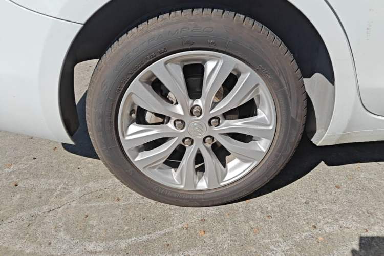 Used Buick GT 2021 Exemplar 1.5L Automatic Elite Version Right Rear Wheel Hub