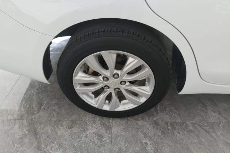 Used Buick GT 2021 Revised Version Flagship 1.5L Automatic Elite Edition Right Rear Wheel Hub