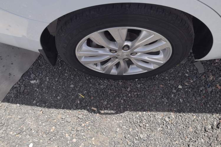 Used Buick GT 2021 Revised Version Flagship 1.5L Automatic Elite Edition Right Rear Wheel Hub