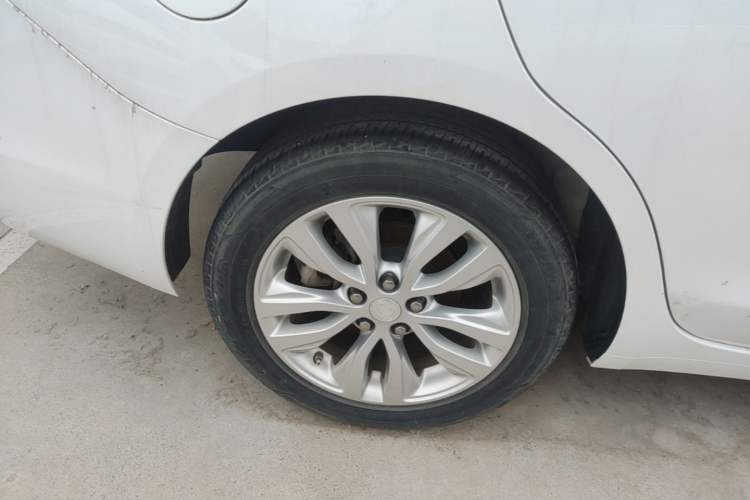 Used Buick GT 2021 Revised Version Flagship 1.5L Automatic Elite Edition Right Rear Wheel Hub