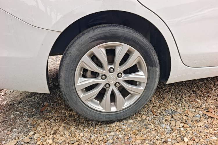 Used Buick GT 2021 Revised Version Flagship 1.5L Automatic Elite Edition Right Rear Wheel Hub