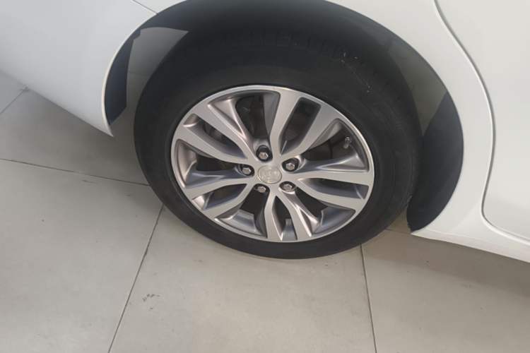 Used Buick GT 2021 Revised Version 1.3T Automatic Mild Hybrid Advanced Edition Right Rear Wheel Hub