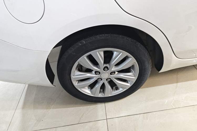 Used Buick GT 2021 Revised Version Flagship 1.5L Automatic Elite Edition Right Rear Wheel Hub