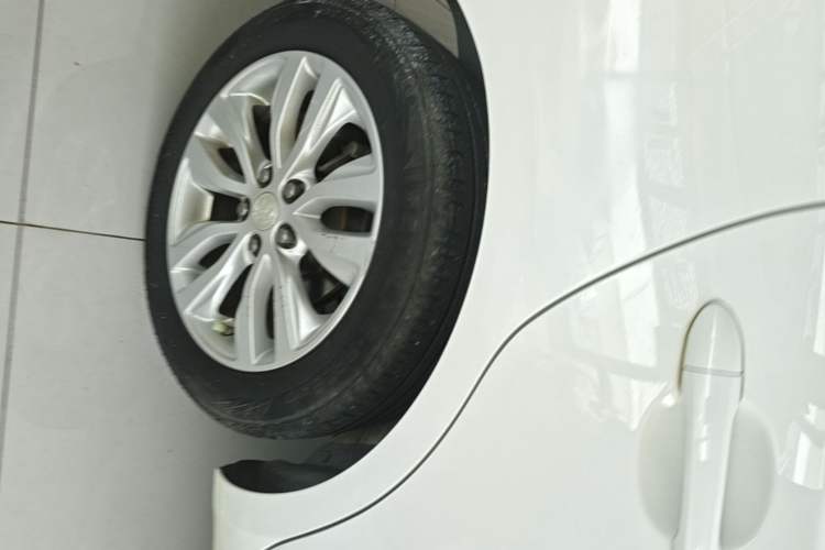 Used Buick GT 2021 Exemplar 1.5L Automatic Elite Version Right Rear Wheel Hub
